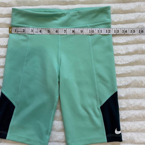 5 for 20$ Nike Dri-Fit Tight Fit Biker Shorts Athletic Short Girls Size Large - Picture 6 of 7
